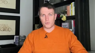 Frame from Sven Carlin's video at 5:04.