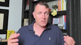 Frame from Sven Carlin's video at 7:01.