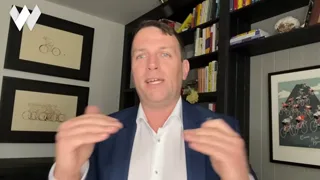 Frame from Sven Carlin's video at 5:44.